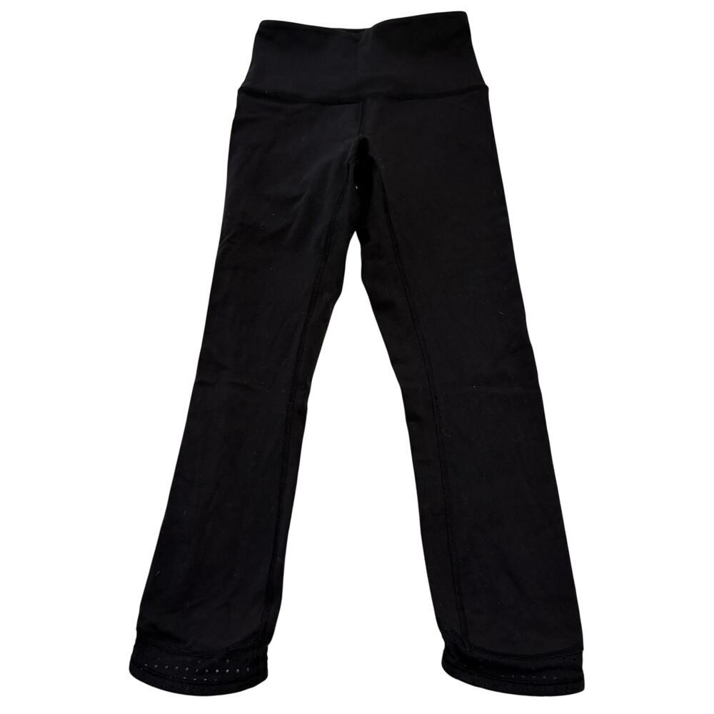 Lululemon black capris mesh detail sz 2 summer yoga activewear lightweight